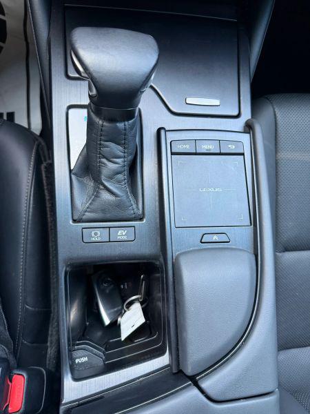 2022 Lexus ES 300h 300h