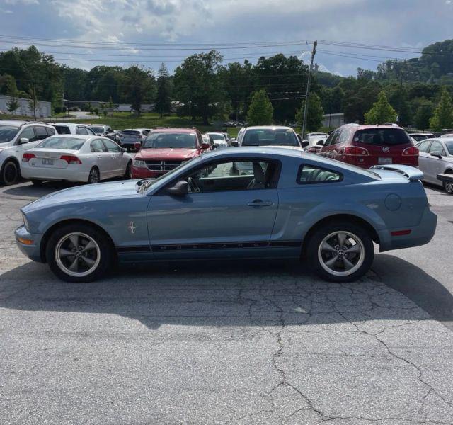 2006 Ford Mustang Base