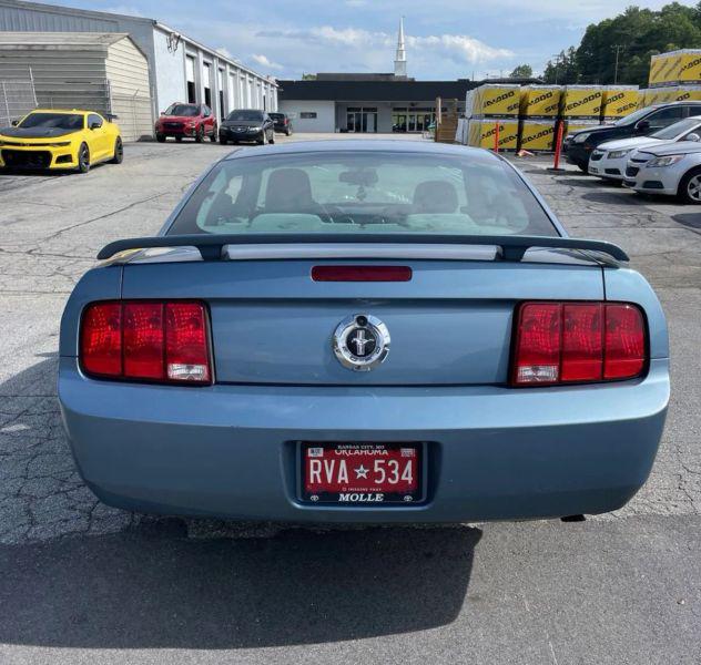 2006 Ford Mustang Base