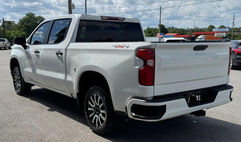 2022 Chevrolet Silverado 1500 4WD Crew Cab Short Bed Custom