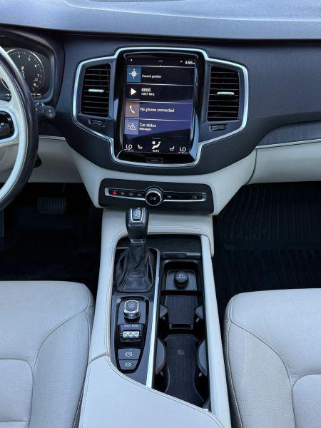2020 Volvo XC90 T5 Momentum 7 Passenger