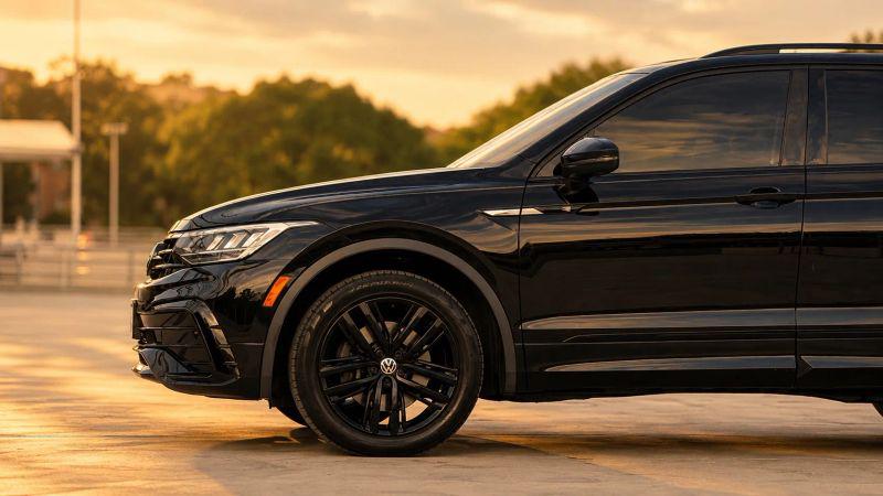 2022 Volkswagen Tiguan 2.0T SE R-Line Black