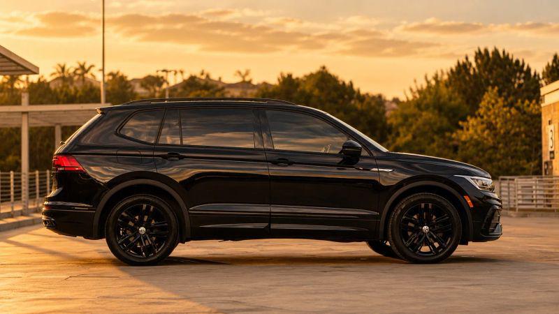 2022 Volkswagen Tiguan 2.0T SE R-Line Black