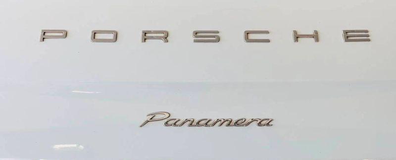2016 Porsche Panamera Edition