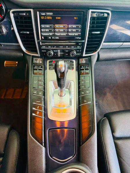 2016 Porsche Panamera Edition