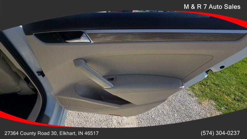 2017 Volkswagen Passat 1.8T SE