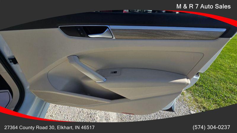 2017 Volkswagen Passat 1.8T SE