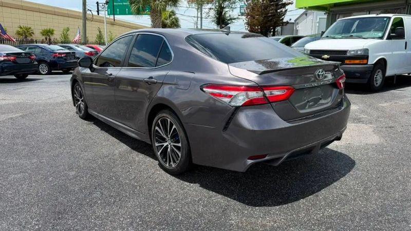 2019 Toyota Camry SE