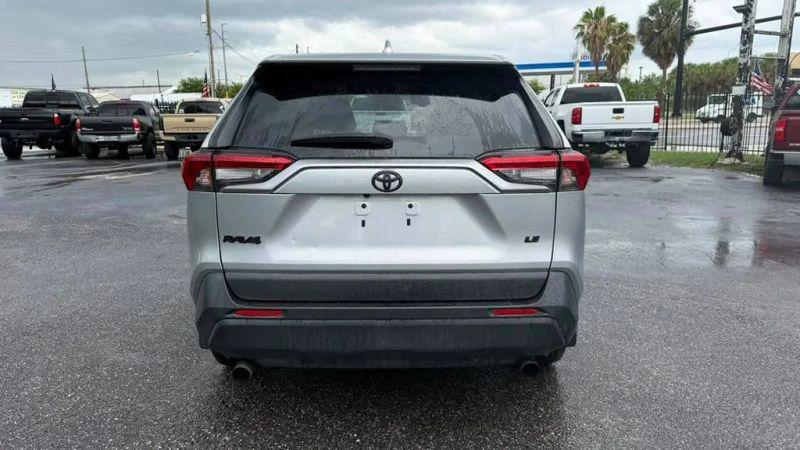2022 Toyota RAV4 LE