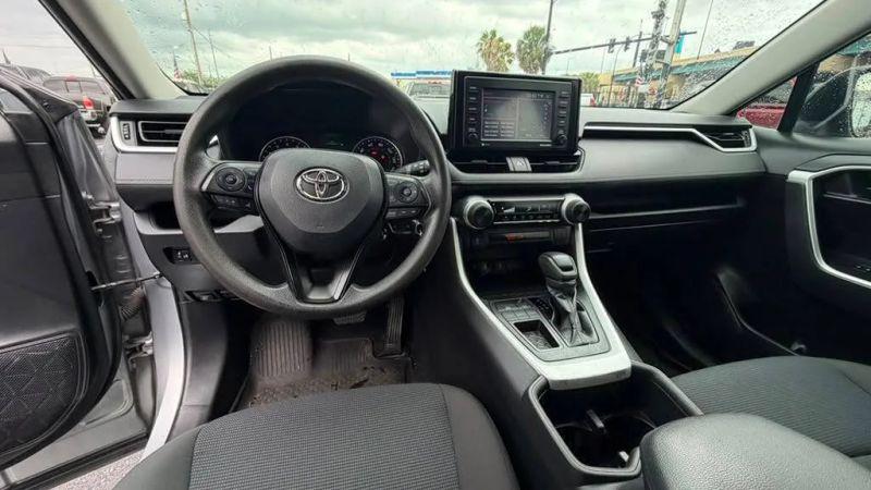 2022 Toyota RAV4 LE