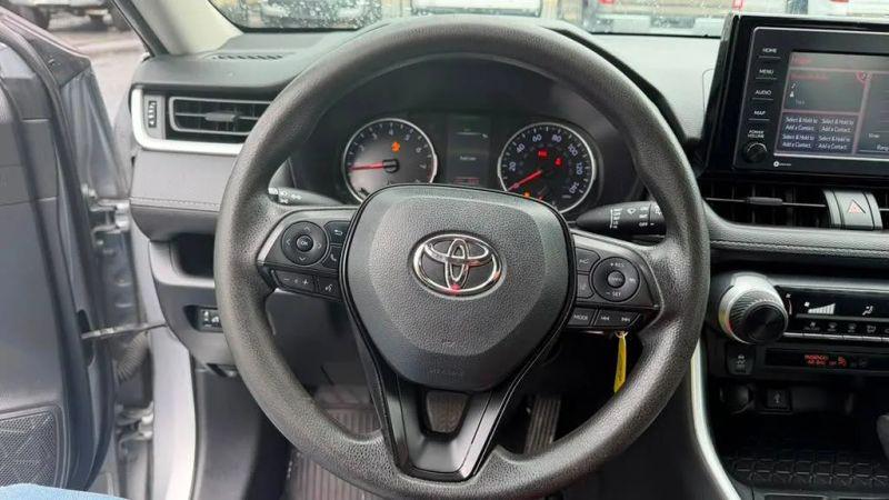 2022 Toyota RAV4 LE