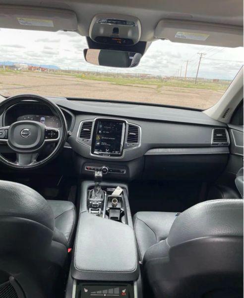 2020 Volvo XC90 T6 Momentum 7 Passenger
