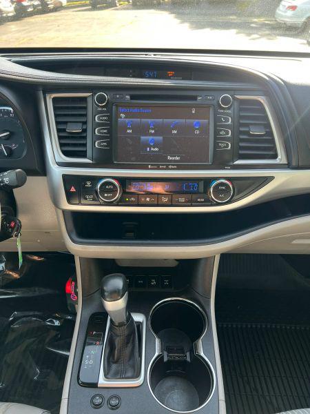2016 Toyota Highlander LE Plus V6