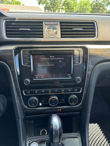 2018 Volkswagen Passat 2.0T SE