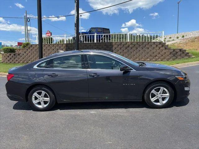 2022 Chevrolet Malibu FWD 1FL