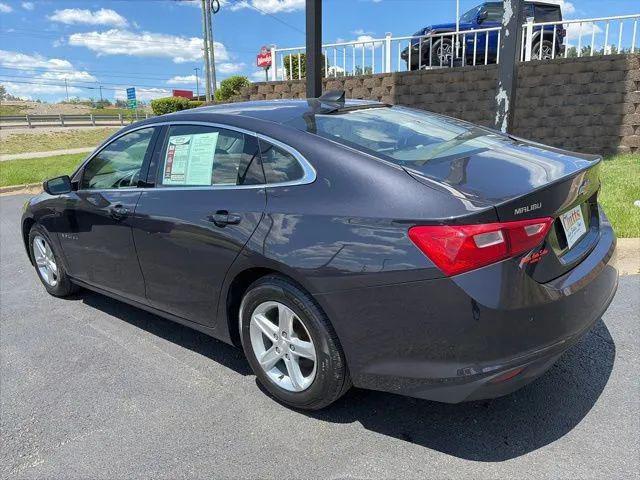 2022 Chevrolet Malibu FWD 1FL