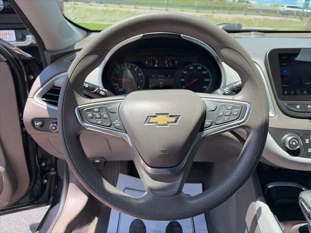 2022 Chevrolet Malibu FWD 1FL