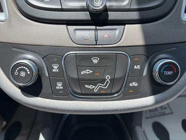 2022 Chevrolet Malibu FWD 1FL