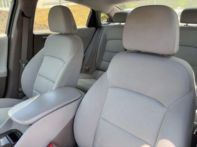 2022 Chevrolet Malibu FWD 1FL