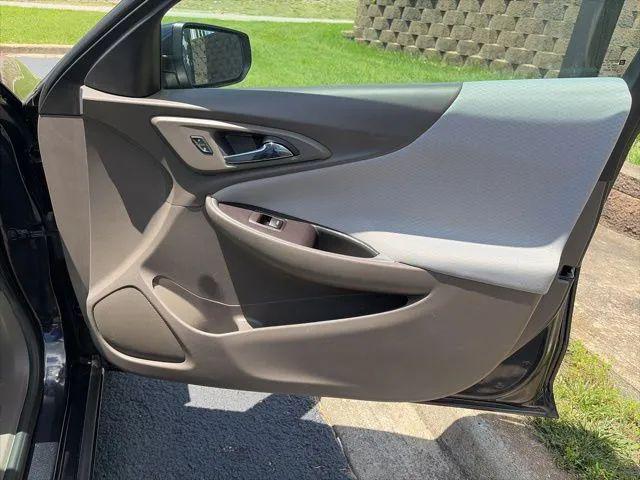 2022 Chevrolet Malibu FWD 1FL