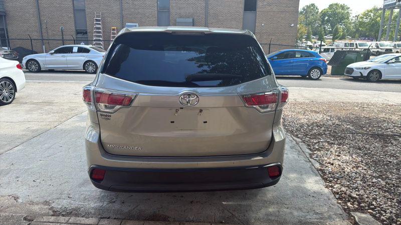 2016 Toyota Highlander LE