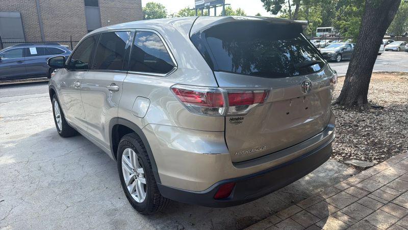 2016 Toyota Highlander LE
