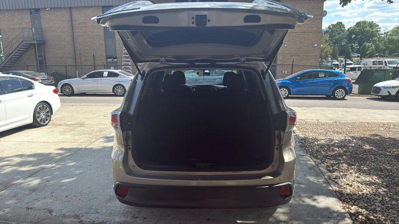 2016 Toyota Highlander LE