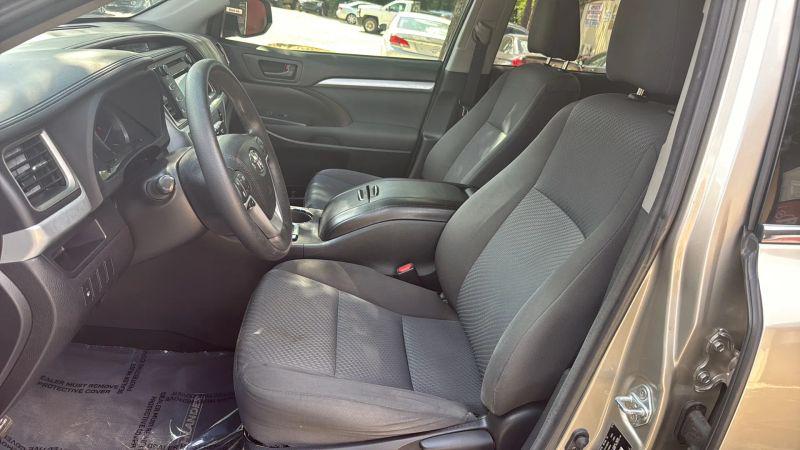 2016 Toyota Highlander LE