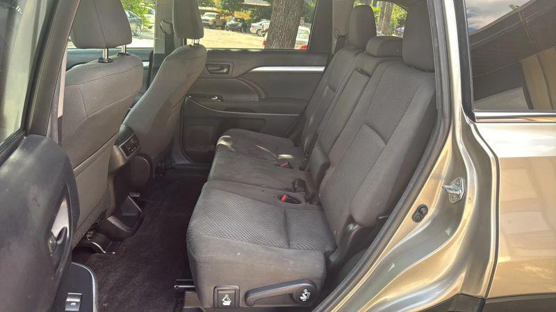 2016 Toyota Highlander LE