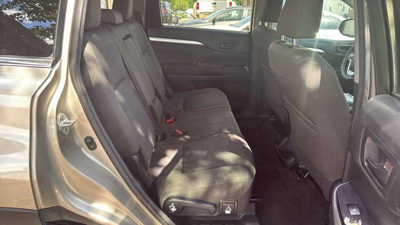 2016 Toyota Highlander LE