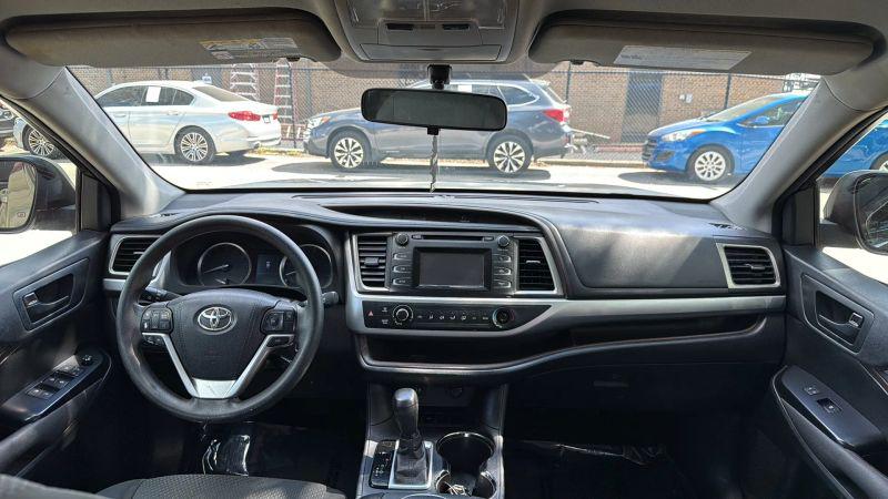 2016 Toyota Highlander LE