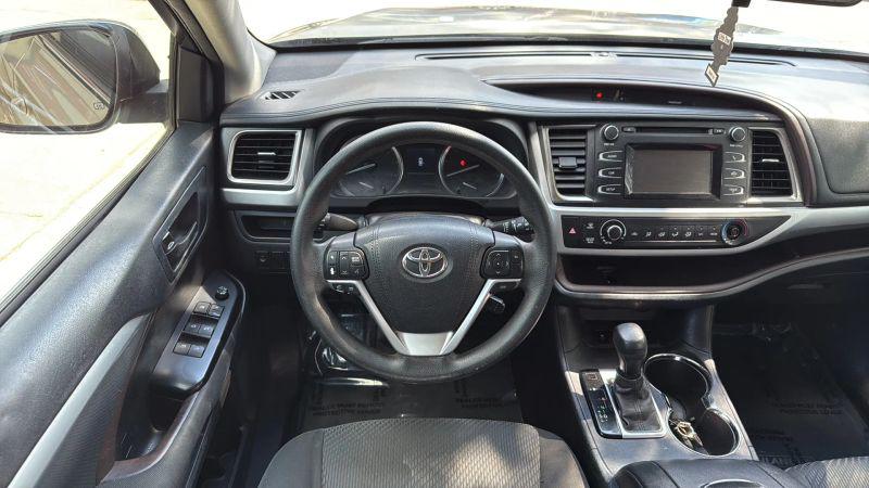 2016 Toyota Highlander LE