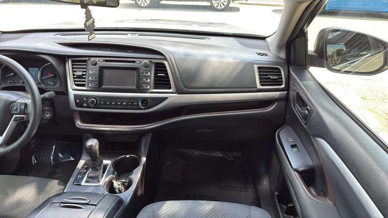 2016 Toyota Highlander LE