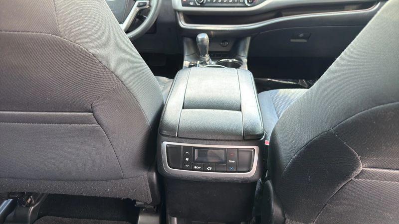2016 Toyota Highlander LE