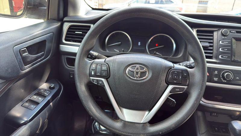 2016 Toyota Highlander LE
