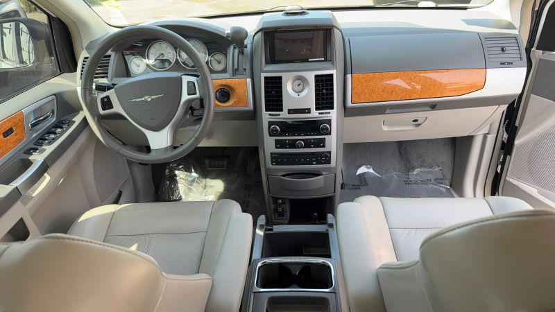 2008 Chrysler Town & Country Limited
