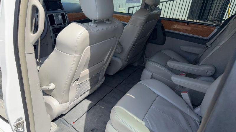 2008 Chrysler Town & Country Limited
