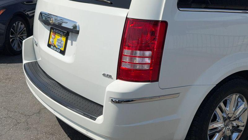 2008 Chrysler Town & Country Limited