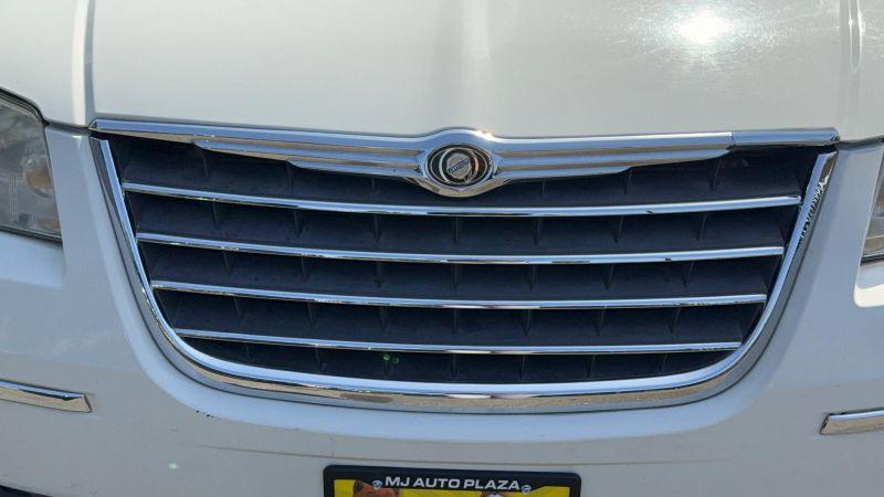 2008 Chrysler Town & Country Limited