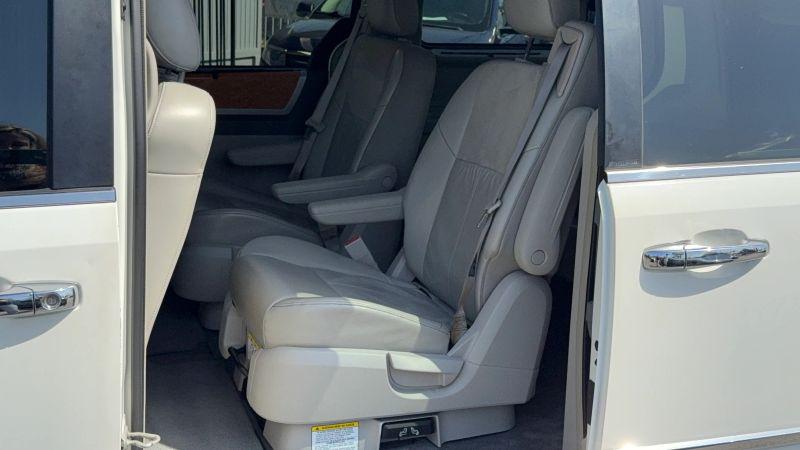 2008 Chrysler Town & Country Limited