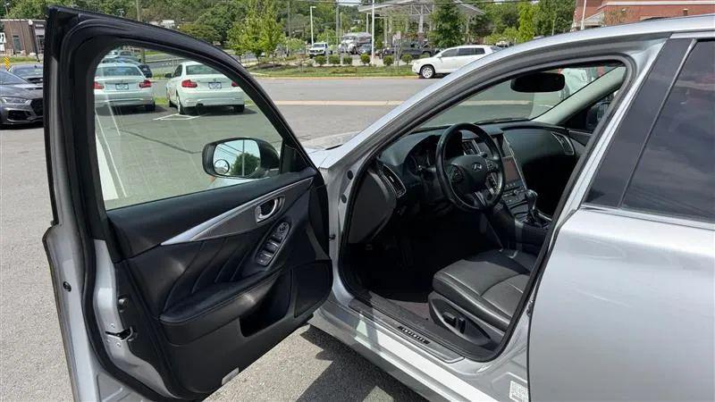 2015 INFINITI Q50 Premium
