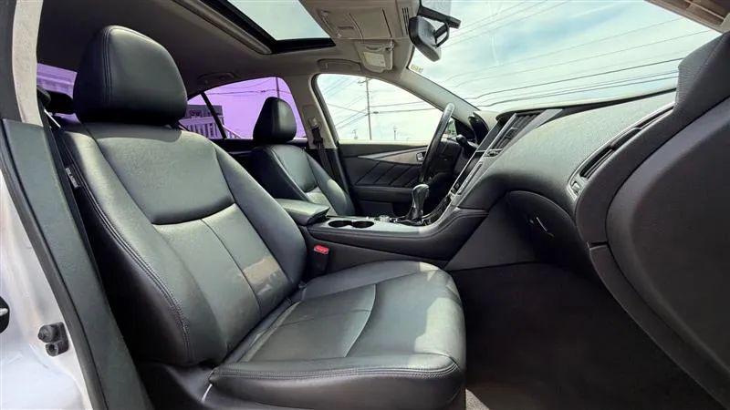 2015 INFINITI Q50 Premium