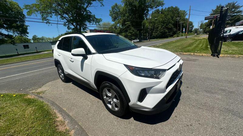 2022 Toyota RAV4 Hybrid LE