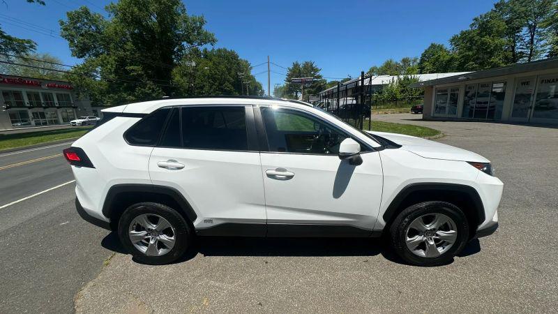 2022 Toyota RAV4 Hybrid LE