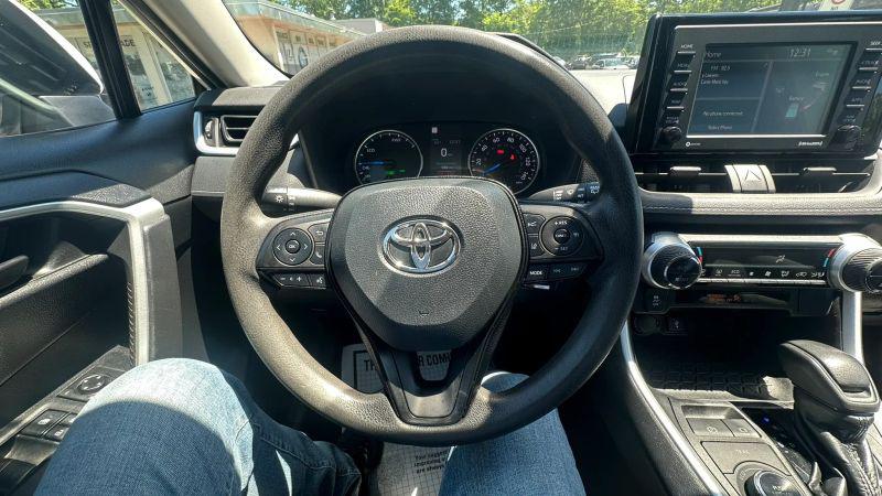 2022 Toyota RAV4 Hybrid LE