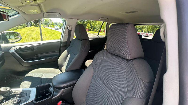 2022 Toyota RAV4 Hybrid LE