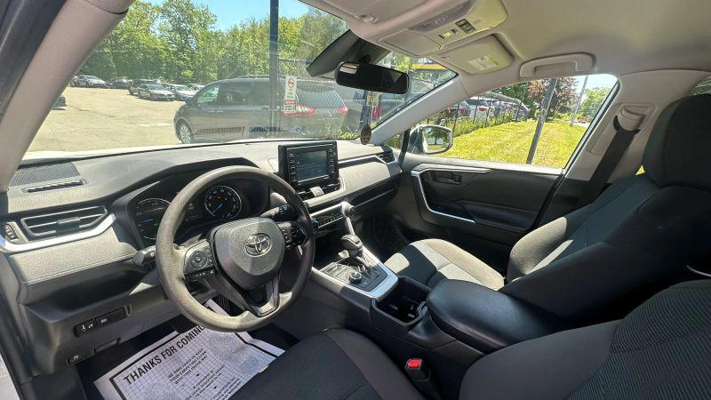 2022 Toyota RAV4 Hybrid LE