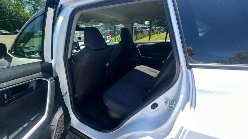 2022 Toyota RAV4 Hybrid LE