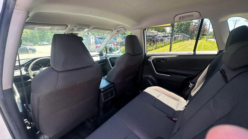 2022 Toyota RAV4 Hybrid LE