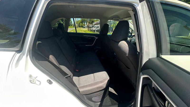 2022 Toyota RAV4 Hybrid LE